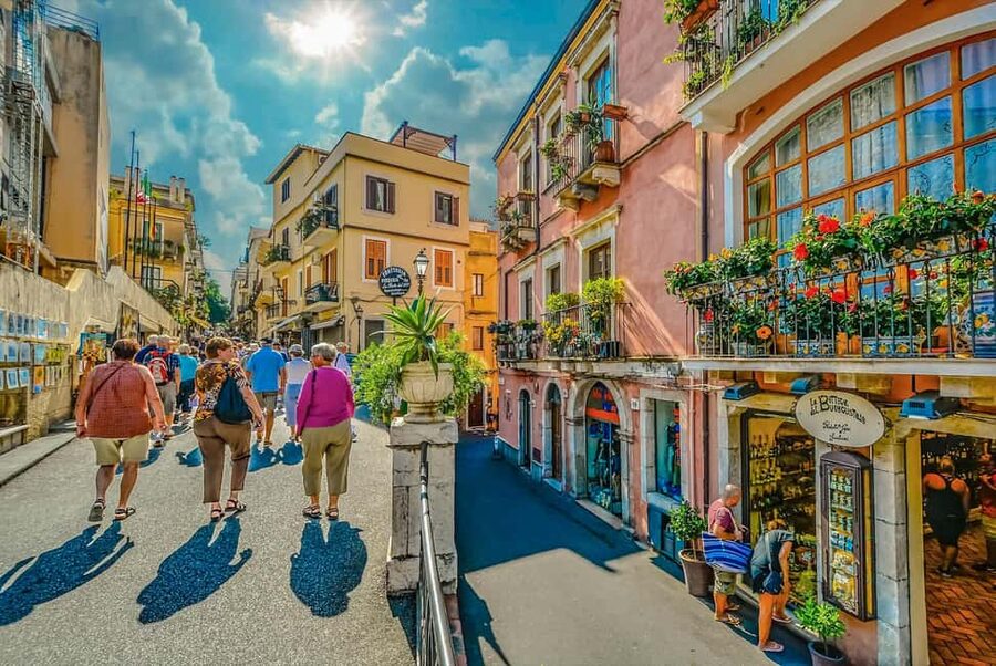 From Cefalù: Day Trip to Mount Etna and Taormina - Getting back to Cefalù: another long ride, another chance to plan