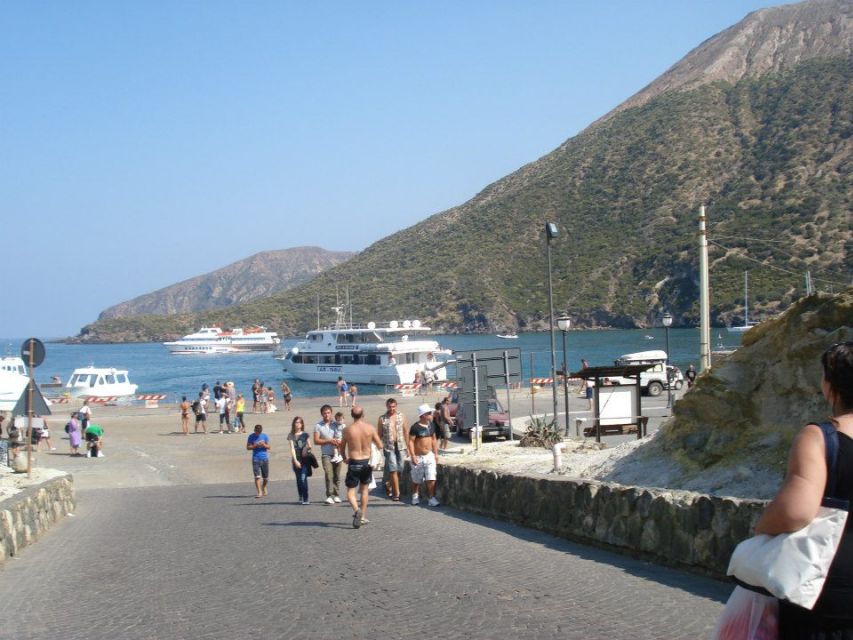 From Milazzo: Lipari and Vulcano Day Trip - Lipari’s Marina Corta stop: old town walks, castle choices, and shop time