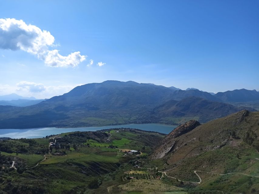From Palermo: Medieval castle tour of Caccamo and Cefalù. - Getting started: Palermo pickup and the drive into Cefalù