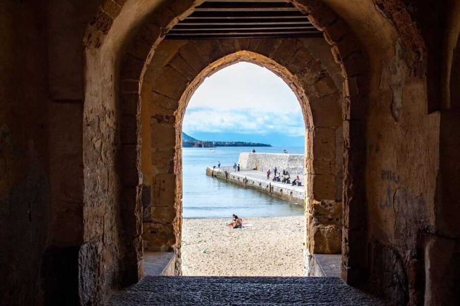 From Palermo: Visit Cefalù Unesco Site - Every Day - The seaside square and beach stroll: best time for skyline photos