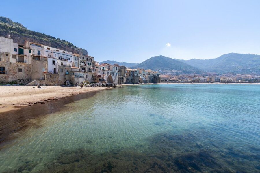 From Palermo: Visit Cefalù Unesco Site - Every Day - Who should book this Palermo to Cefalù shuttle