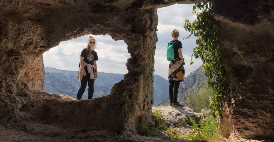From Siracusa: Pantalica Nature Reserve Guided Hiking Tour - Your Guide and the Small Group Advantage