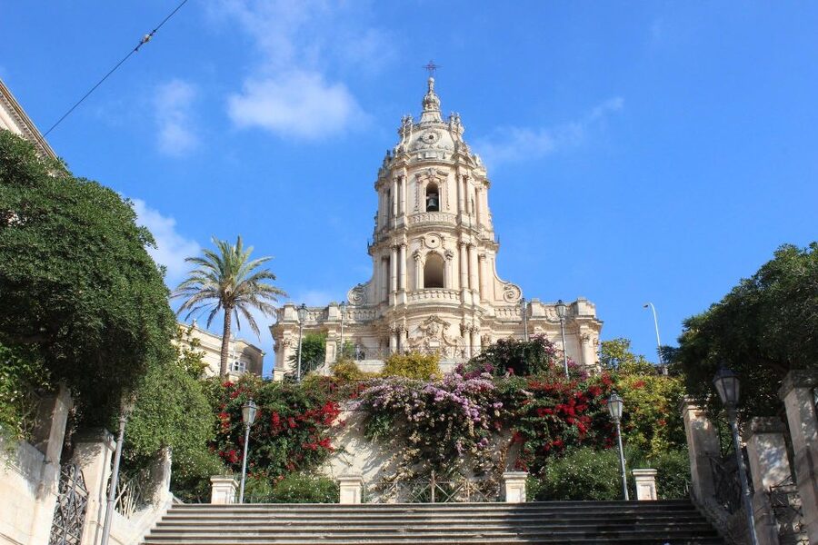 From Syracuse: Car/Minivan Tour to Noto, Ragusa and Modica - Ragusa Ibla in 60 minutes: quiet alleys and the scenic payoff
