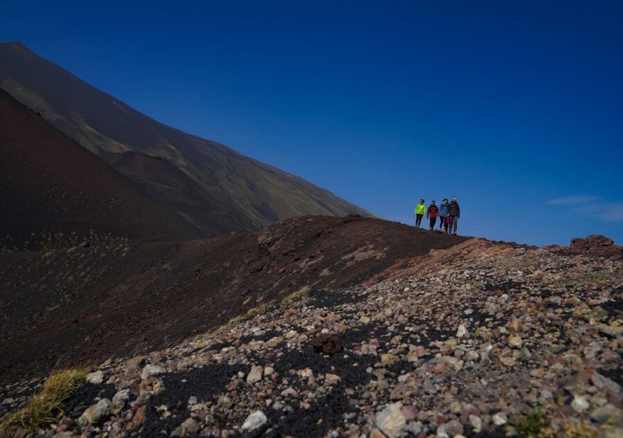 From Syracuse: Mount Etna Guided Morning Hike & Food Tasting - Starting near 2,000 meters: the hike that actually feels doable