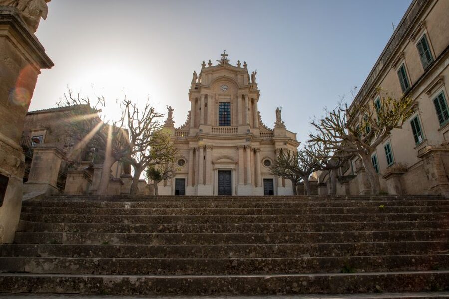 From Syracuse: Ragusa Ibla, Noto and Modica Private Day Trip - Private transfers and multilingual help: how it improves the day