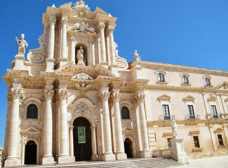 From Taormina: Full-Day Guided Tour of Syracuse - Ortygia Island: where the city feels like a real place