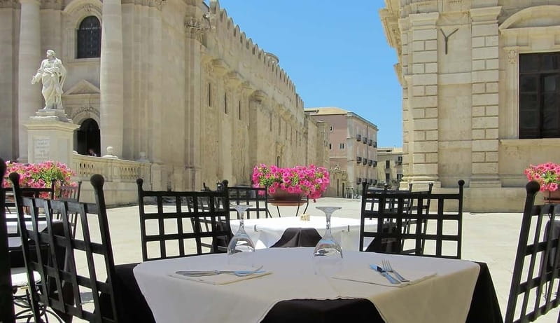From Taormina: Syracuse and Noto Guided Day Trip by Bus - Two places that make it worth it