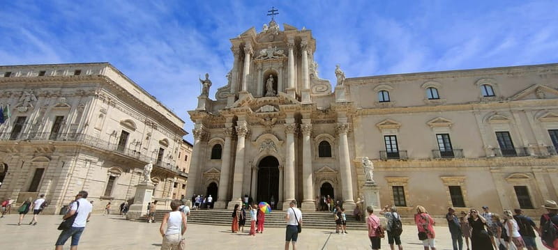 From Taormina: Syracuse and Noto Guided Day Trip by Bus - What you pay extra for: tickets and the small costs that matter