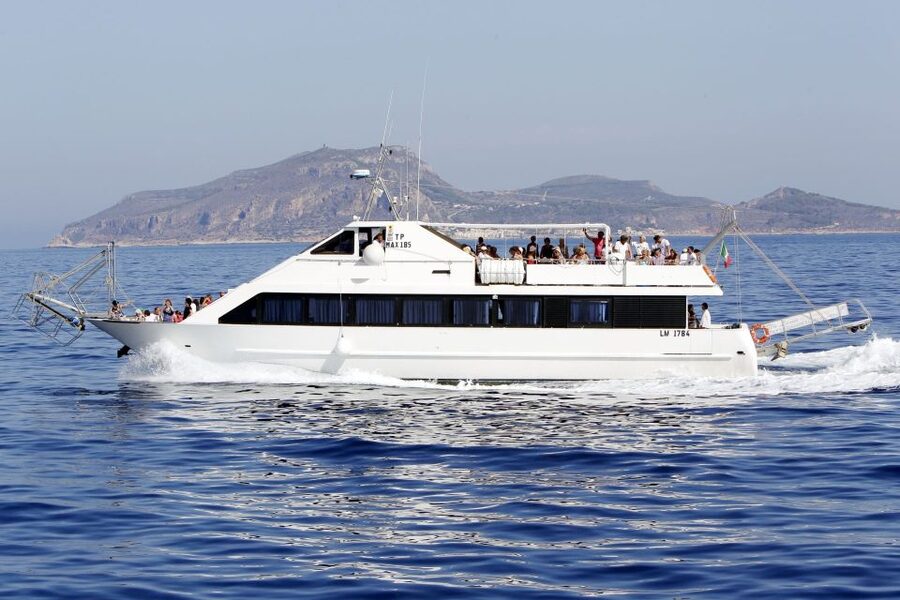 From Trapani: Favignana and Levanzo Boat Trip with Stops - Favignana on Foot: Historic Center, Bike Rentals, and the Florio Tuna Museum