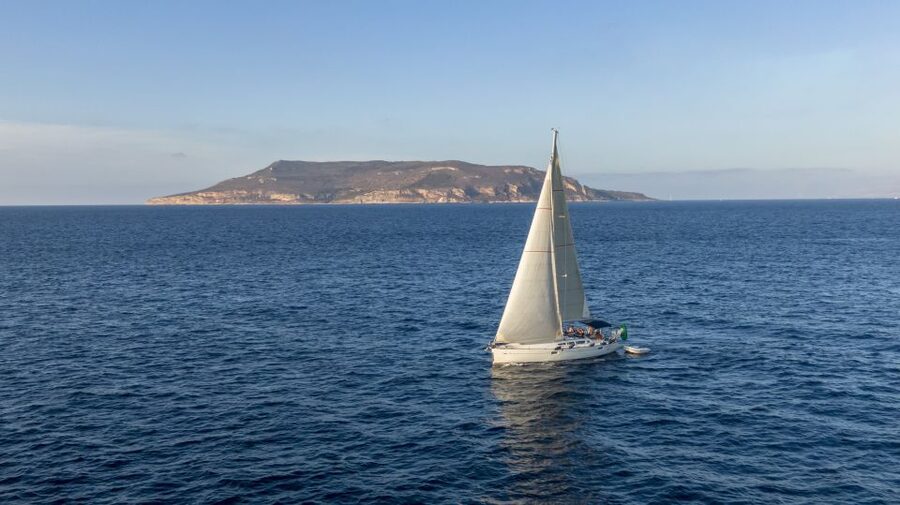 From Trapani: Full-Day Sailboat Trip to Favignana & Levanzo - Sailing to Levanzo: the day shifts gear