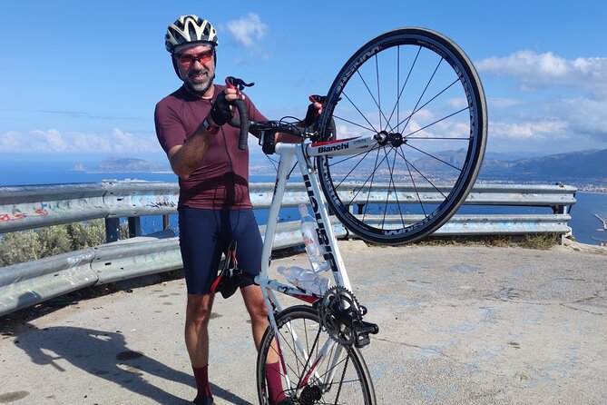 Full Carbon Road Bike Rental - What You Actually Get: Helmet, Tools, Lock, and Pedal Options
