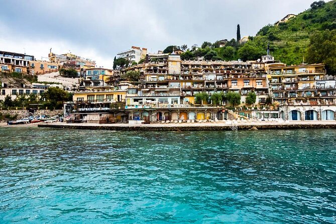 Full Day on board with lunch in luxury private tour - Price and value: what $1,081.43 per person is buying you