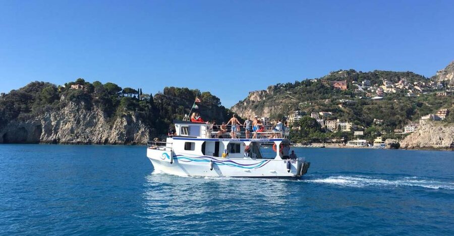 Giardini Naxos: Boat Trip Isola Bella with Snorkeling - Isola Bella Marine Reserve snorkeling: what the hour really offers