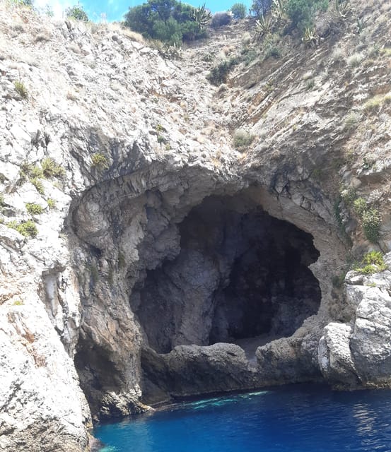 Giardini Naxos: Isola Bella and Grottos Cruise with Aperitif - Blu Grotto colors and the bays of Mazzarò and Sirene
