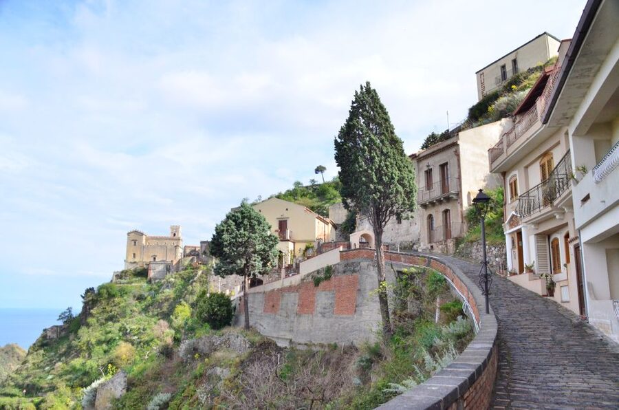 GODFATHER TOUR film's locations departure from Taormina area - From Taormina to two famous villages in one 5-hour block