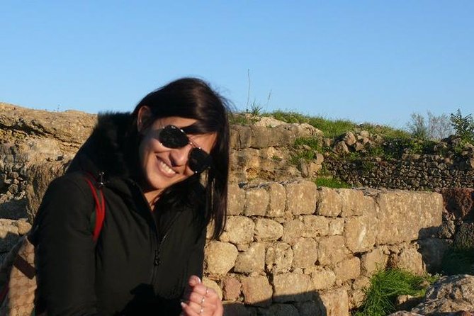 Guided Tour in Morgantina. Visit Morgantina. - The guide experience: English, Italian, and how a good narration changes everything