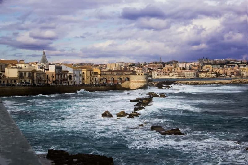 Guided tour of Ortigia with Fish Street Food at the market - Fish Street Food at the Ortigia Market Finale