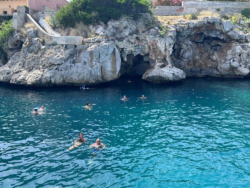 Half day boat tour of Palermo - Mondello Beach: the aperitif stop with real Palermo street food