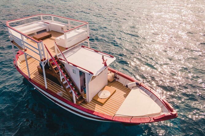 Half Day Boat Tour on the Syracuse Coast with Lunch - The Boat Experience: Small Group Comfort, Shade, and a Real Bathroom