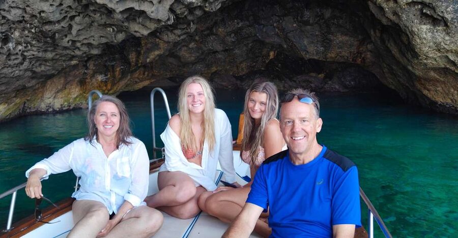 HALF-DAY TAORMINA BOAT TOUR - Getting to the Beach Steps at Via Nazionale