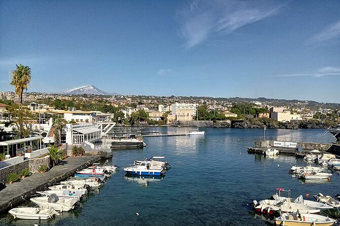 Hop on hop off Catania-Acicastello-Acitrezza panoramic bus - Stop-by-stop route: from Piazza duomo area to the seafront hotels