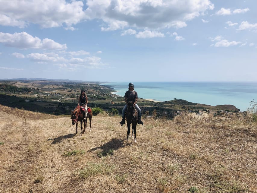 Horseback riding in the beaches of Sciacca - Reaching the wild beach: the wow moment happens on sand