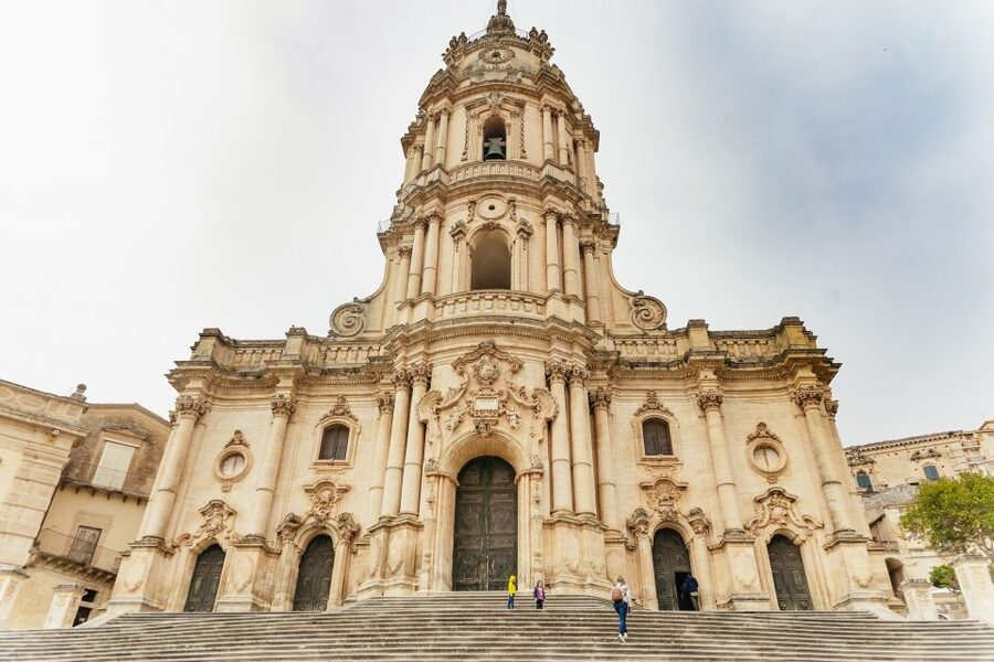 Inspector Montalbano Locations Tour of Southeast Sicily - Province drive and timing: why the van schedule matters
