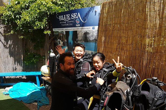 Introdive - The Underwater Portion: 30 Minutes at About 6 Meters With Max Two People per Instructor