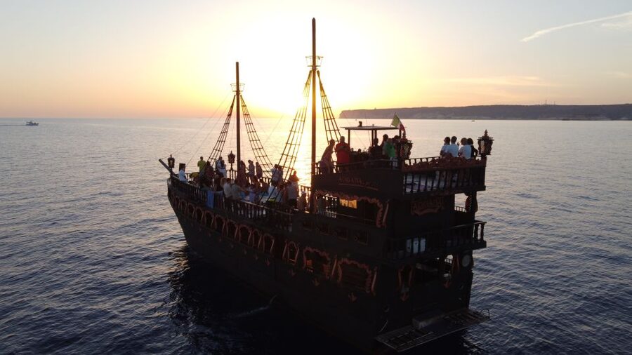 Lampedusa: Sunset Dolphin Sighting on a Pirate Ship - Getting to Favaloro Pier and boarding before 17:30