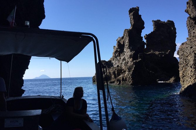 Lipari & Salina sud - individual partecipation on the tour - The Aperitivo Factor, Prosecco and Patelle on Board