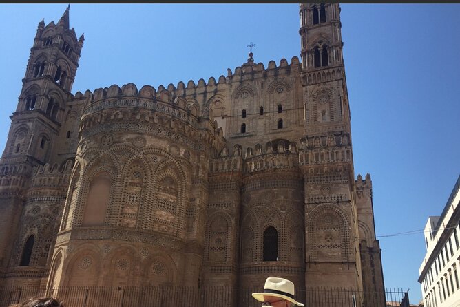 Markets and Monuments: Walking Tour in the Center of Palermo - Capo Street Market: the fastest way to feel Palermo’s daily life