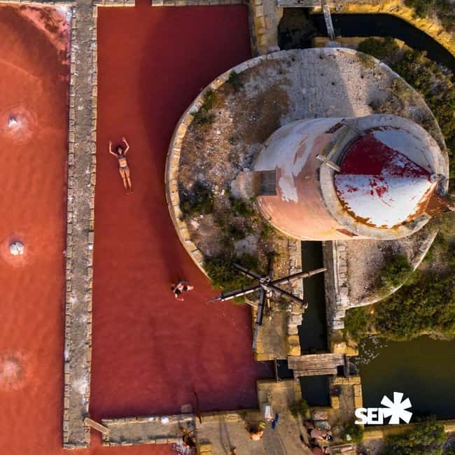 Marsala: Wellness in the Pink Salt Pans with Dinner - Entering the experience: SEI Ettore e Infersa, then a short boat ride