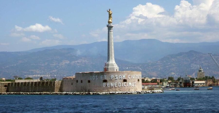 Messina: 2-Hour Walking Tour with a Private Guide - The bell tower and its astronomical clock that moves at noon