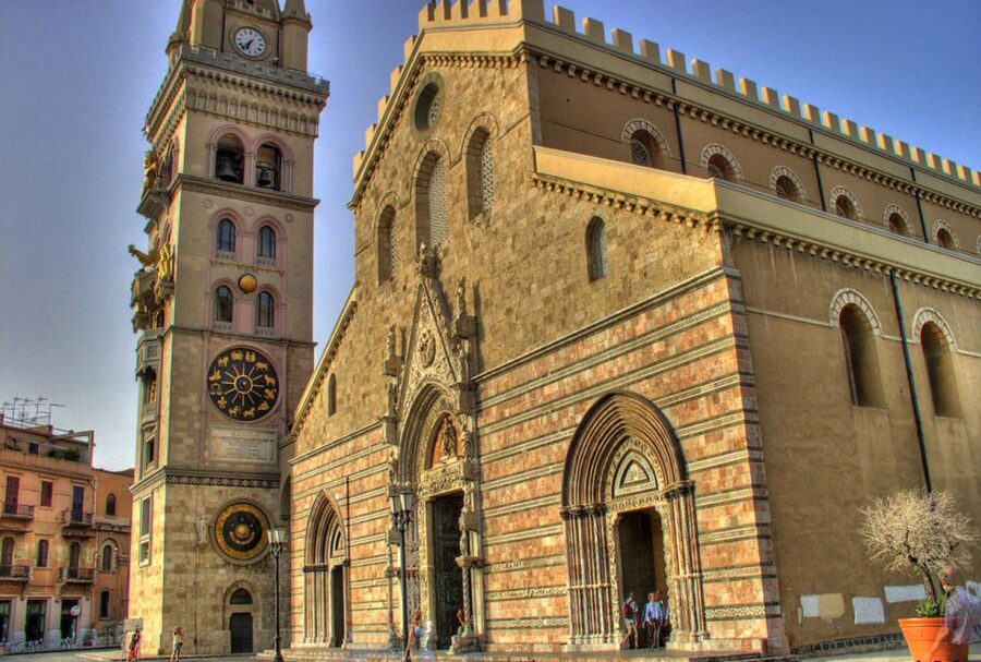 Messina: Guided City Highlights Walking Tour - What you get from the guiding style and pacing