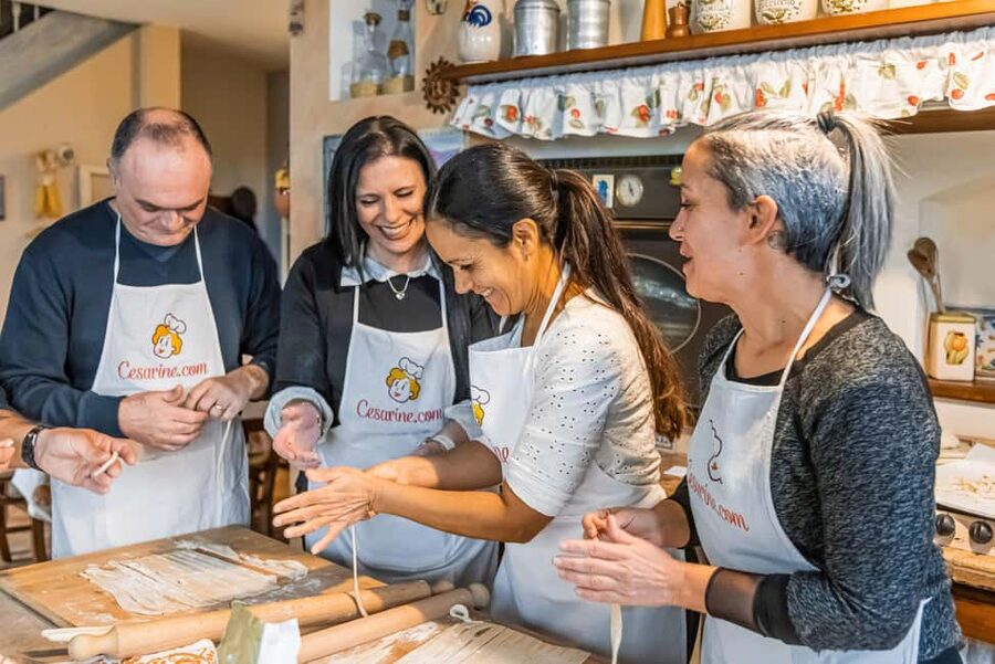 Messina: Share Your Pasta Love in Local's Home - Your Arrival: Aperitivo, Appetizer, and Warm Hospitality