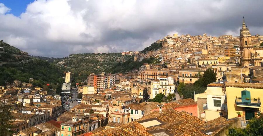 Modica private tour: the chocolate town in Sicily - Why Modica feels different when you split the town in two