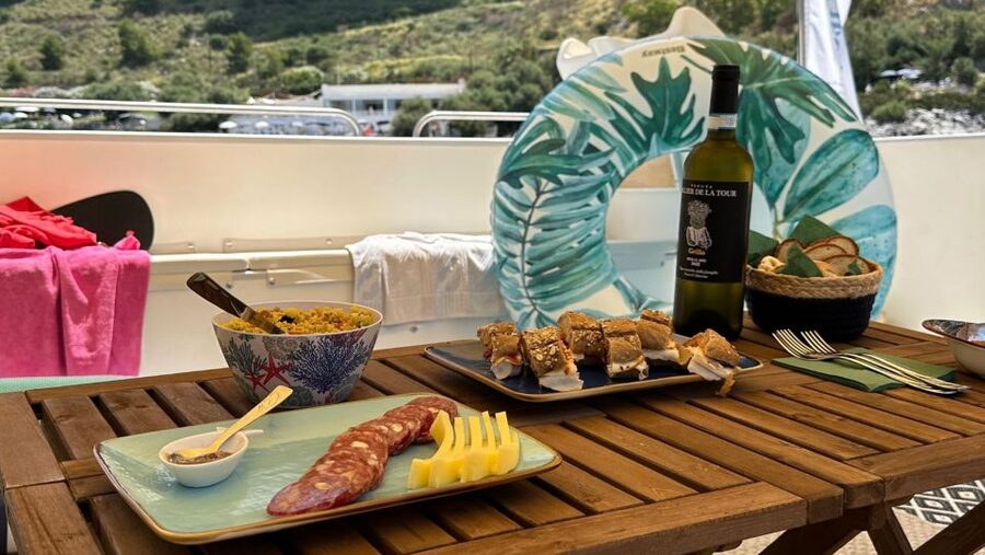 Mondello: 4-Hour Coastal Boat Tour with Aperitif & Swimming - Snorkeling gear and inflatable toys: small inclusions, big payoff