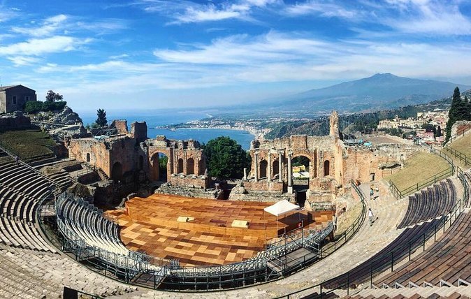 Mount Etna and Taormina - The farm stop on Etna slopes: honey, wine, olives, and olive oil