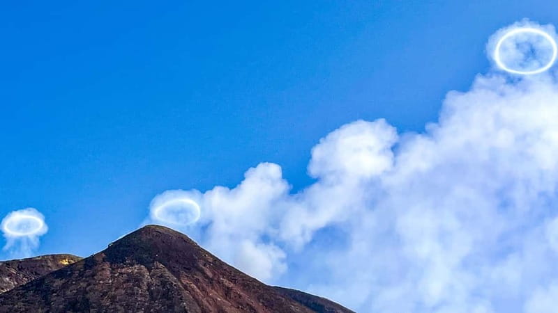 Mount Etna: Trek to 3000m with cable car and jeep - Gear, clothing, and what you should bring from home