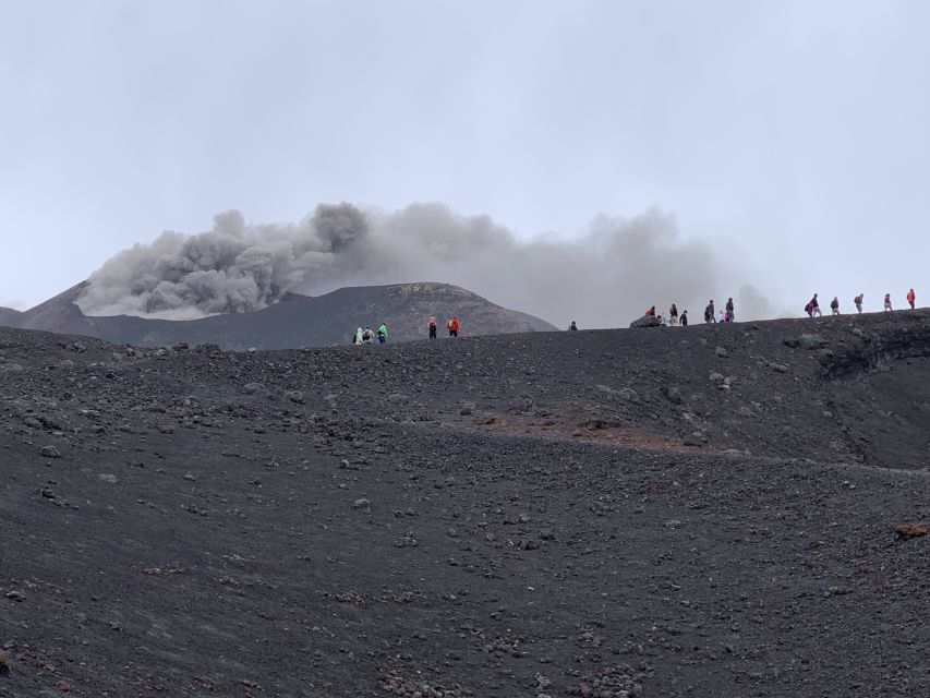 Mount Etna: Volcano Craters Hiking Tour - Valle del Bove and the ride back down: careful descent, quick reset