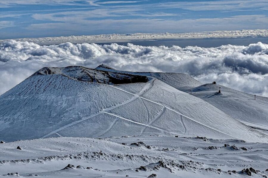 Mount Etna: Volcano Craters Hiking Tour - Cable car to 2,500m from the Esagonal area