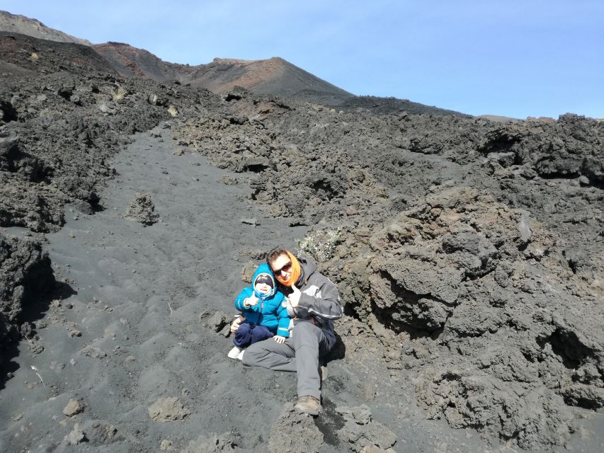 Mt. Etna: Private Tour in 4x4 from Taormina - Visitor center time: shopping and a reset before the cave