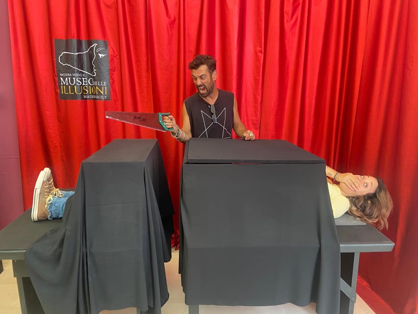 Museo delle Illusioni - Siracusa - - Languages and how you get support on site