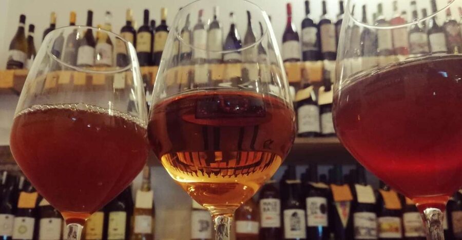 Natural Wine Tasting with snacks at Bottega Monteleone - The tasting flow: Pet Nat, white, orange, red, dessert