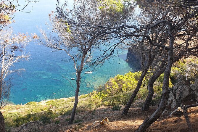 Naturalistic excursion to Ustica - Sunset on the path of the sunset and the green ray lesson