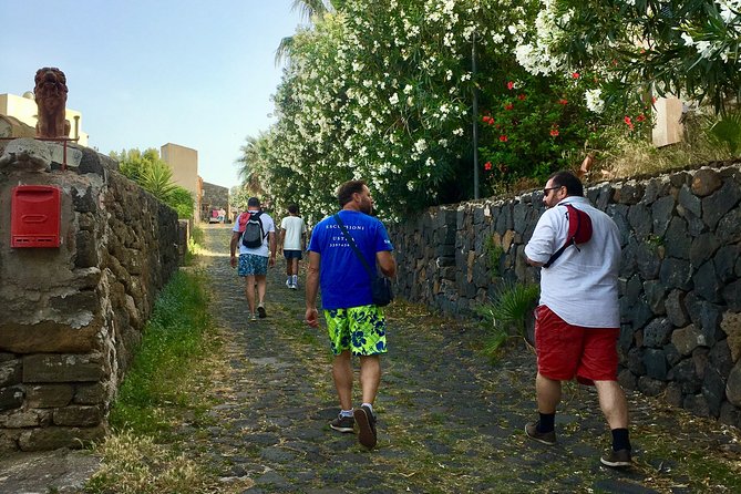 Naturalistic excursion to Ustica - Meeting points, timing, and the 2-hour flow