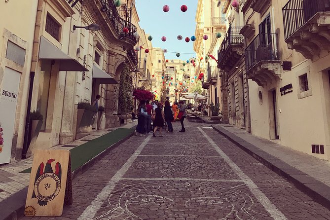 Noto Baroque Masterpieces: small-group tour (max 6 Guests) - Stop 4: Palazzo Nicolaci, the Facade and the Family Behind It