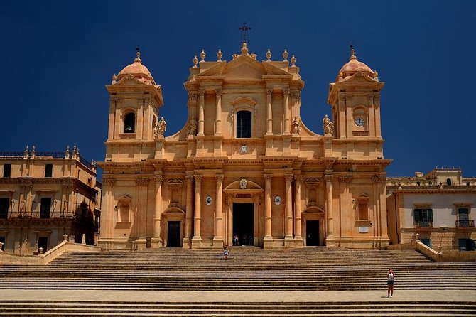 Noto Private Tour from Syracuse with sicilian "Arancino" - Food factor: arancino, cannoli, and how to order like a local