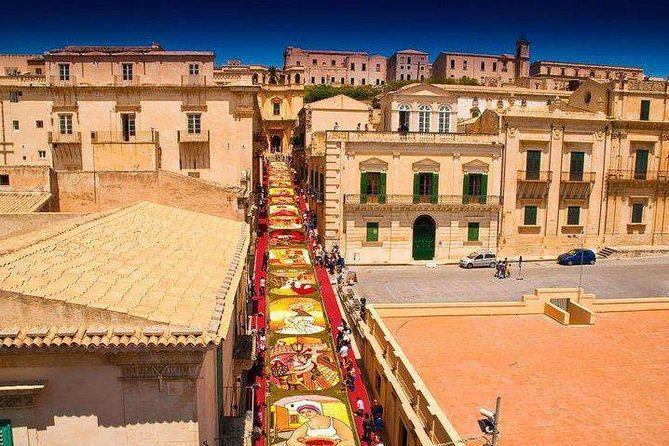Noto Private Tour from Syracuse with sicilian "Arancino" - The guides: what “licensed local” means in practice