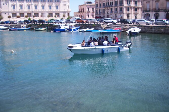Ortigia Island and Sea Caves Boat Tour with Prosecco - Sea Caves Time: When the Coast Gets Close